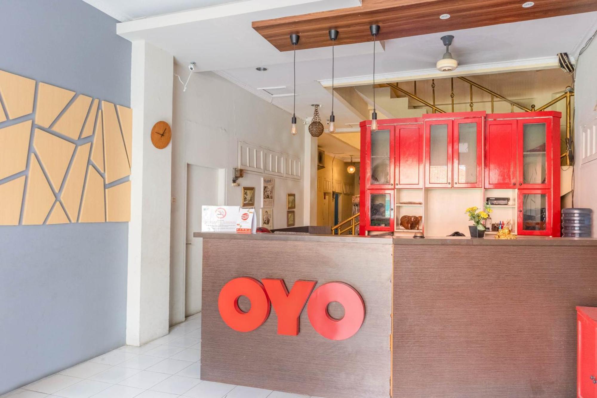 Oyo 1111 Pasar Baru Inn Jakarta Exterior photo