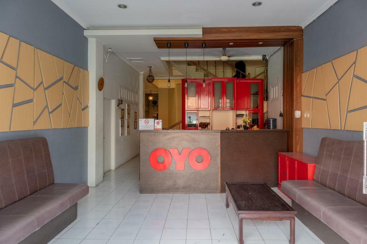 Oyo 1111 Pasar Baru Inn Jakarta Exterior photo